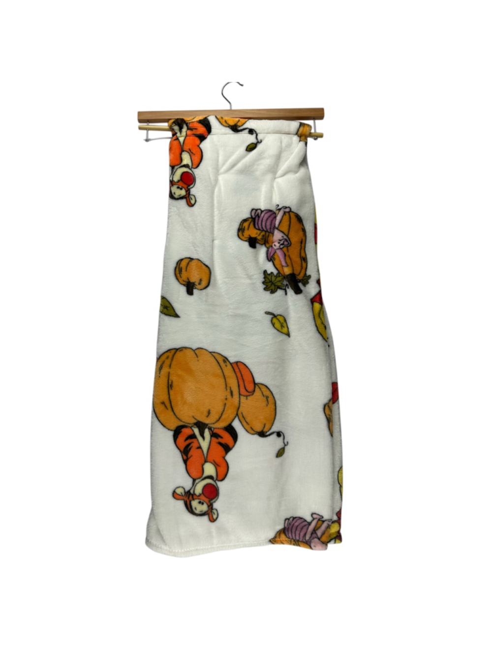 Disney Winnie the Pooh Fall Plush Throw Blanket Tigger Piglet Pumpkins 50x70 NWT - Picture 3 of 4